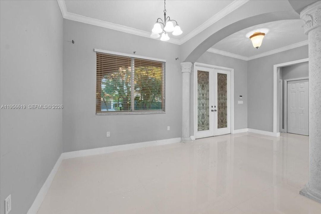 Vendido Recientemente: $1,050,000 (4 camas, 3 baños, 2449 Pies cuadrados)