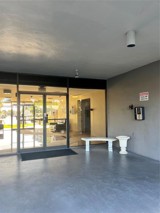 Под контрактом: $3,000 (3 спален, 2 ванн, 1360 Квадратных фут)