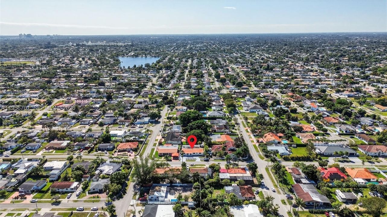 Active With Contract: $950,000 (4 beds, 4 baths, 2568 Square Feet)