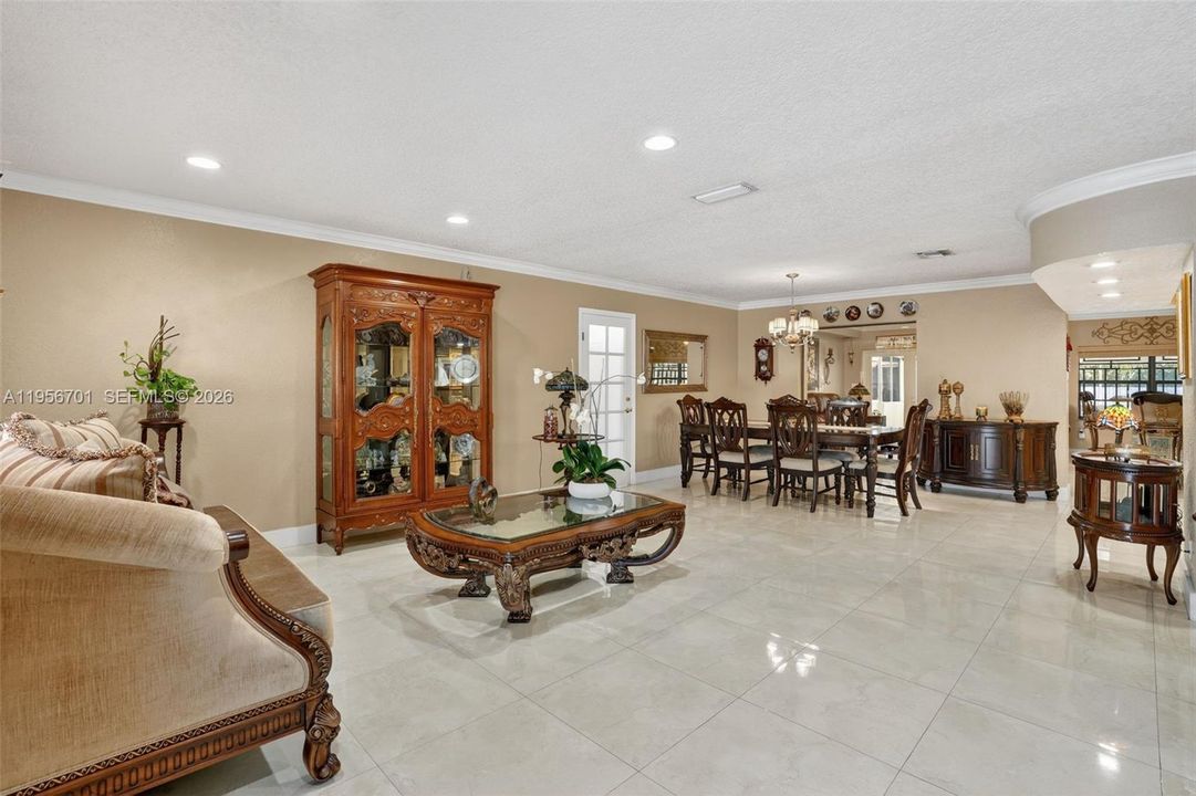 Active With Contract: $950,000 (4 beds, 4 baths, 2568 Square Feet)