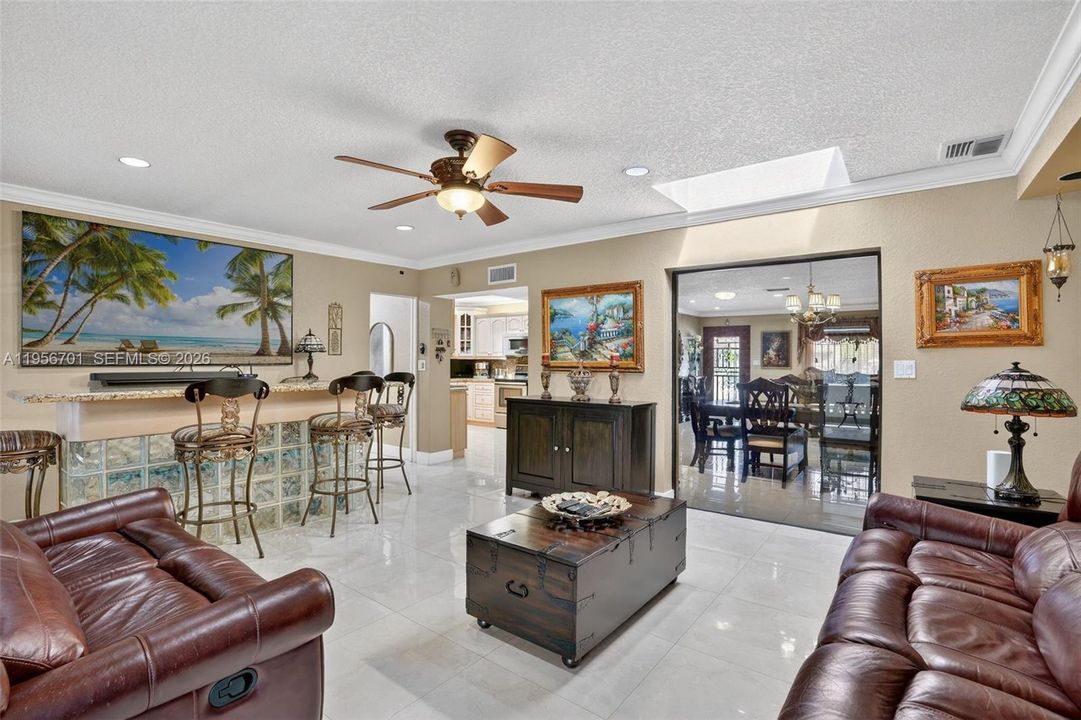 Active With Contract: $950,000 (4 beds, 4 baths, 2568 Square Feet)