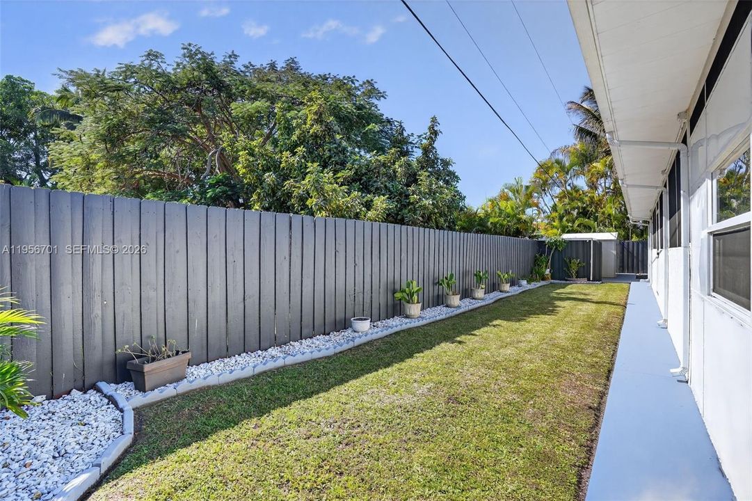 Active With Contract: $950,000 (4 beds, 4 baths, 2568 Square Feet)