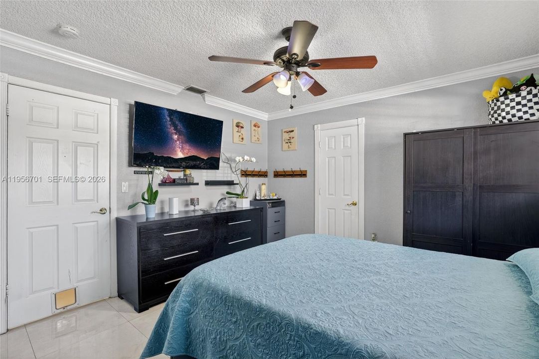 Active With Contract: $950,000 (4 beds, 4 baths, 2568 Square Feet)
