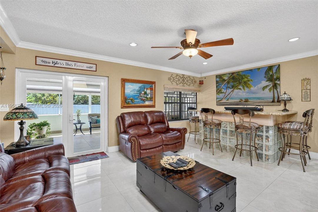 Active With Contract: $950,000 (4 beds, 4 baths, 2568 Square Feet)