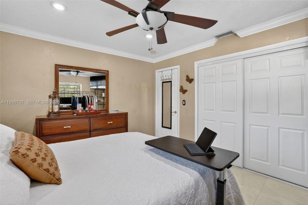 Active With Contract: $950,000 (4 beds, 4 baths, 2568 Square Feet)