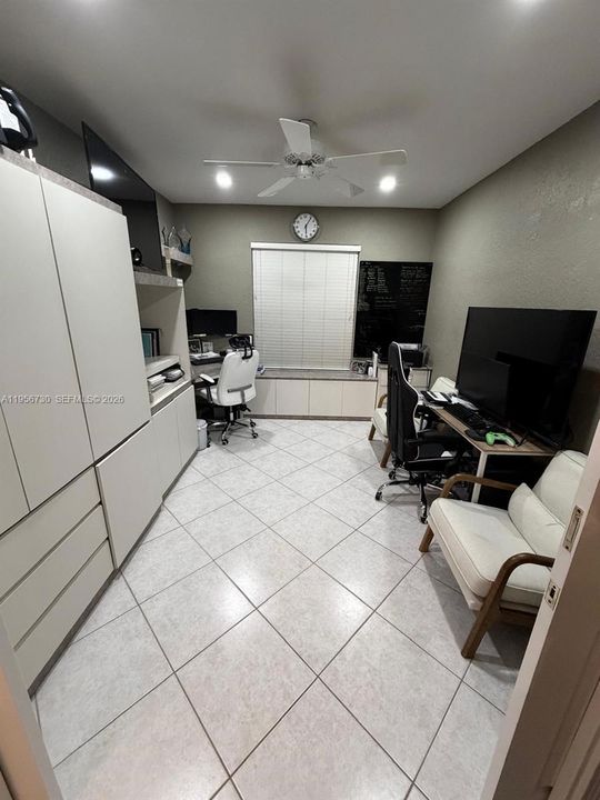 For Rent: $4,200 (3 beds, 2 baths, 1845 Square Feet)