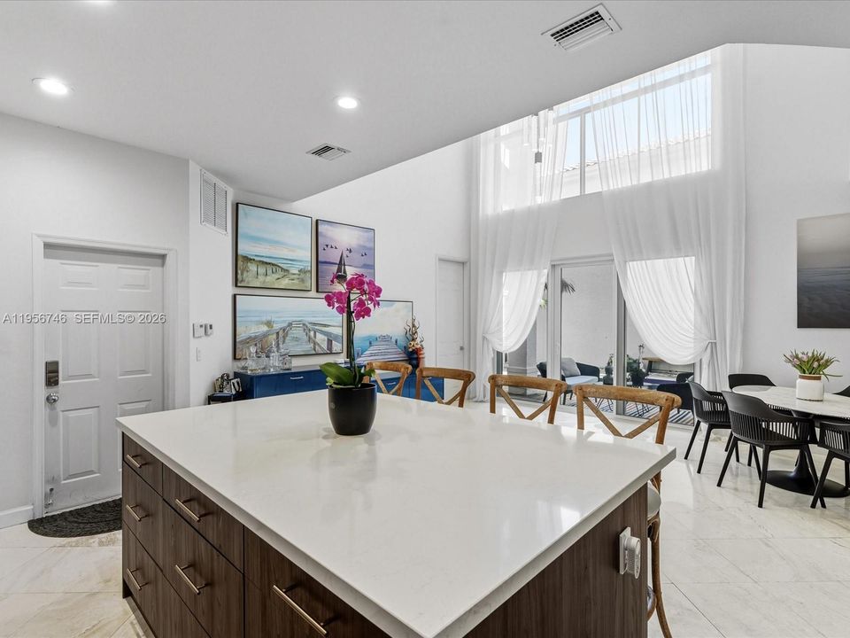 En Venta: $2,950,000 (5 camas, 4 baños, 3291 Pies cuadrados)
