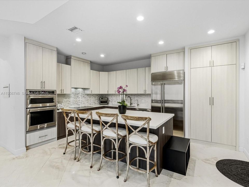 En Venta: $2,950,000 (5 camas, 4 baños, 3291 Pies cuadrados)