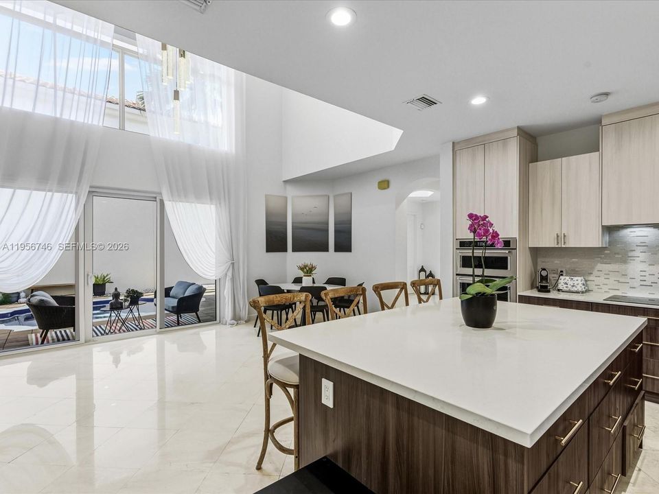 En Venta: $2,950,000 (5 camas, 4 baños, 3291 Pies cuadrados)