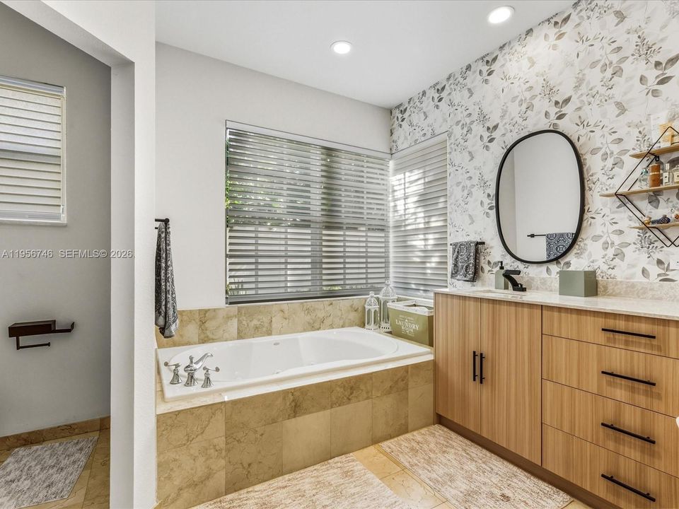 En Venta: $2,950,000 (5 camas, 4 baños, 3291 Pies cuadrados)