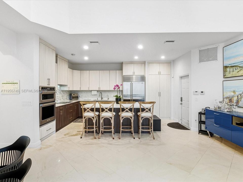 En Venta: $2,950,000 (5 camas, 4 baños, 3291 Pies cuadrados)
