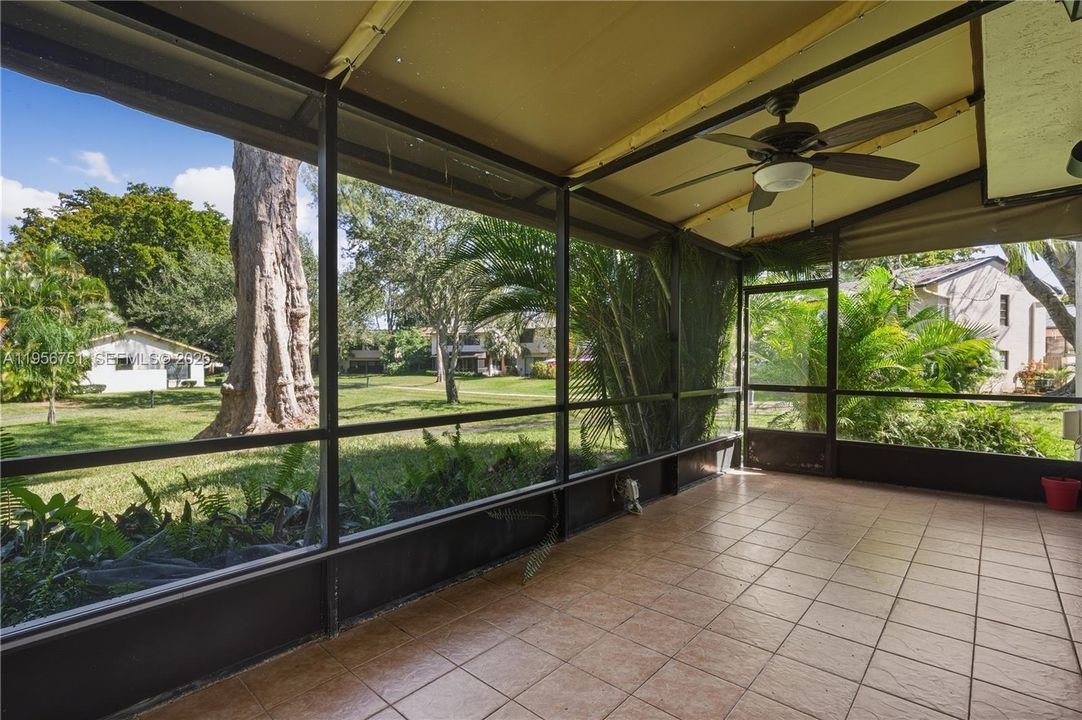 Activo con contrato: $299,000 (2 camas, 2 baños, 1436 Pies cuadrados)