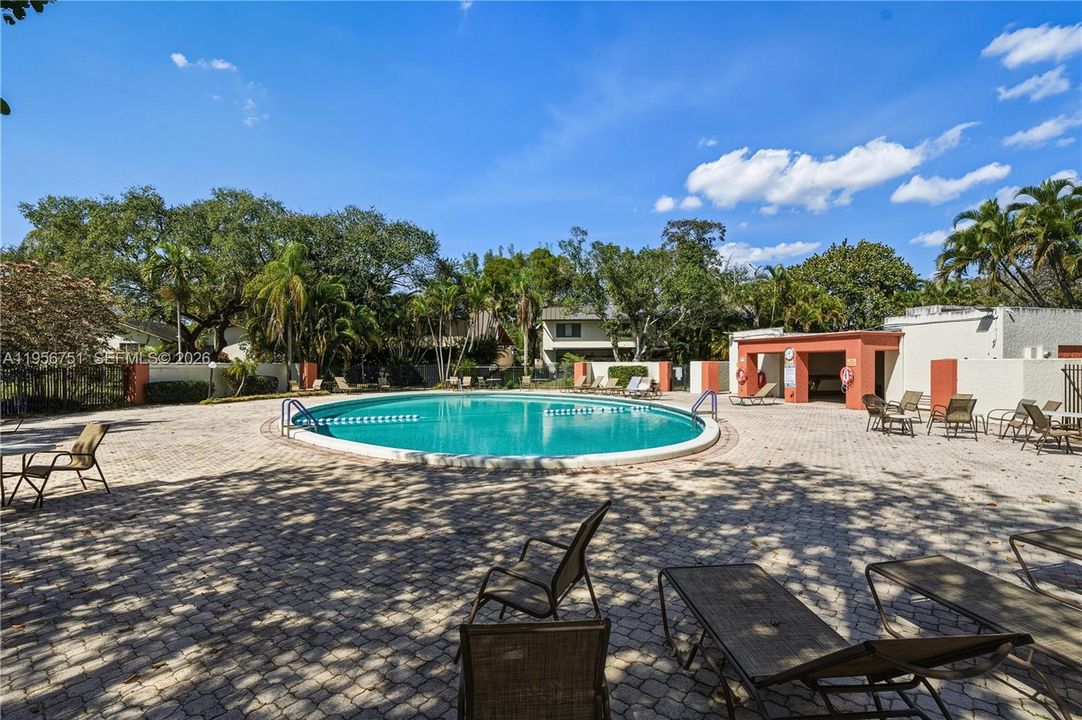 Activo con contrato: $299,000 (2 camas, 2 baños, 1436 Pies cuadrados)