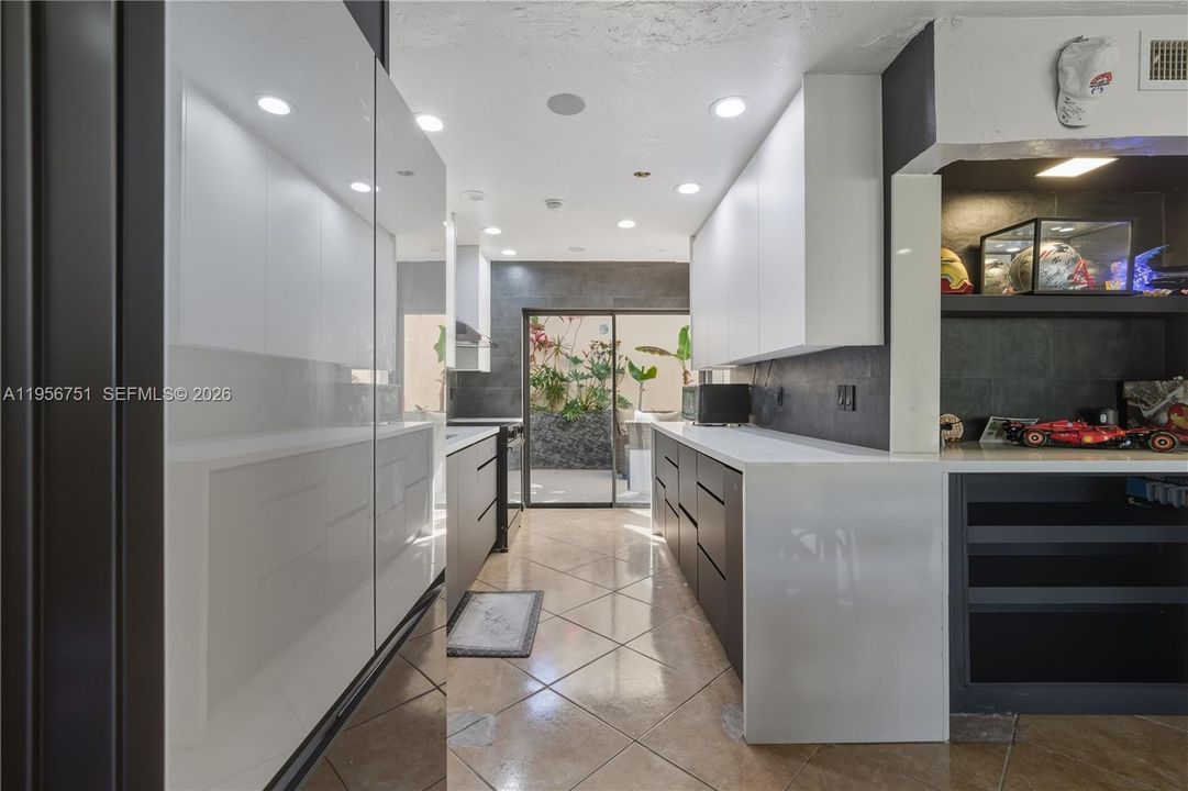 Activo con contrato: $299,000 (2 camas, 2 baños, 1436 Pies cuadrados)