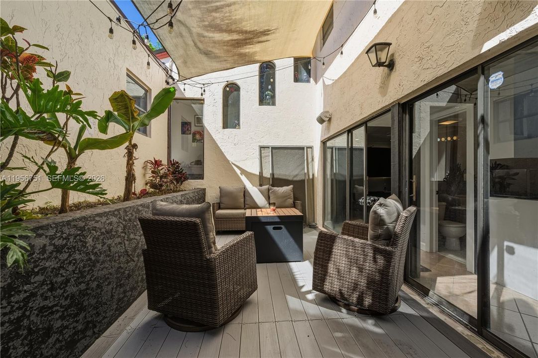Activo con contrato: $299,000 (2 camas, 2 baños, 1436 Pies cuadrados)