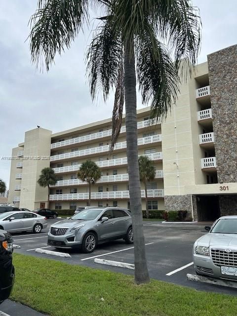 Activo con contrato: $259,900 (2 camas, 2 baños, 1190 Pies cuadrados)