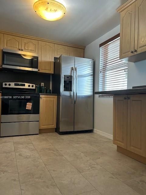 Activo con contrato: $259,900 (2 camas, 2 baños, 1190 Pies cuadrados)