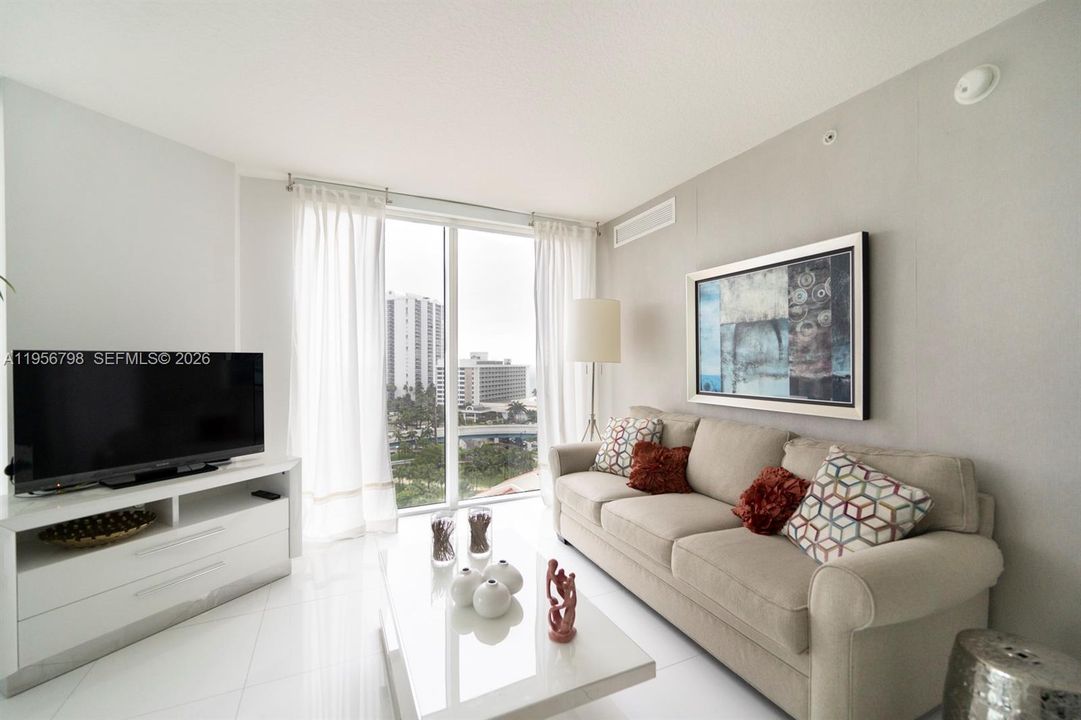 For Sale: $850,000 (3 beds, 2 baths, 1447 Square Feet)