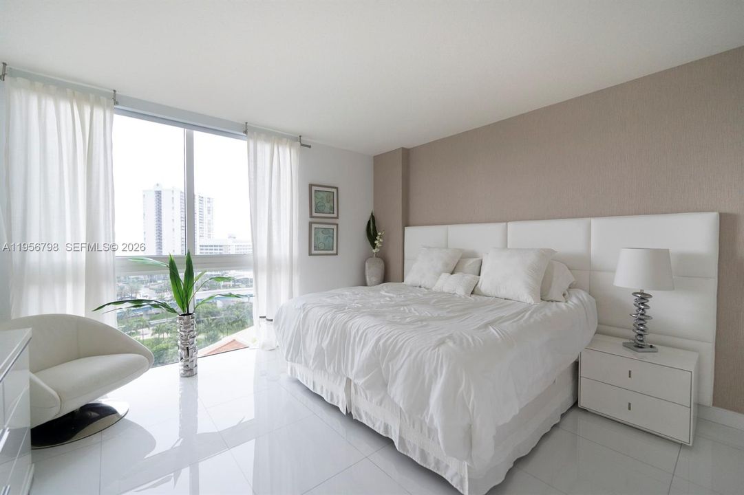 For Sale: $850,000 (3 beds, 2 baths, 1447 Square Feet)