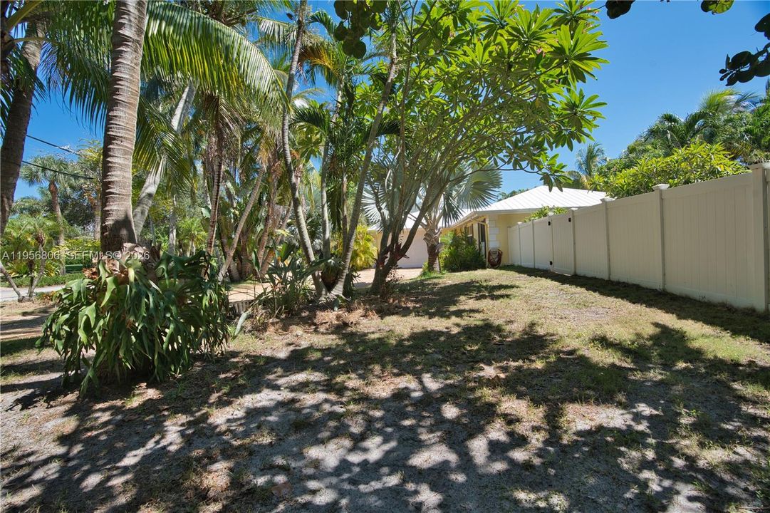 For Sale: $849,000 (3 beds, 2 baths, 1810 Square Feet)