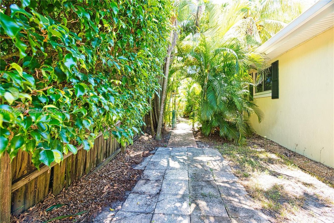 For Sale: $849,000 (3 beds, 2 baths, 1810 Square Feet)