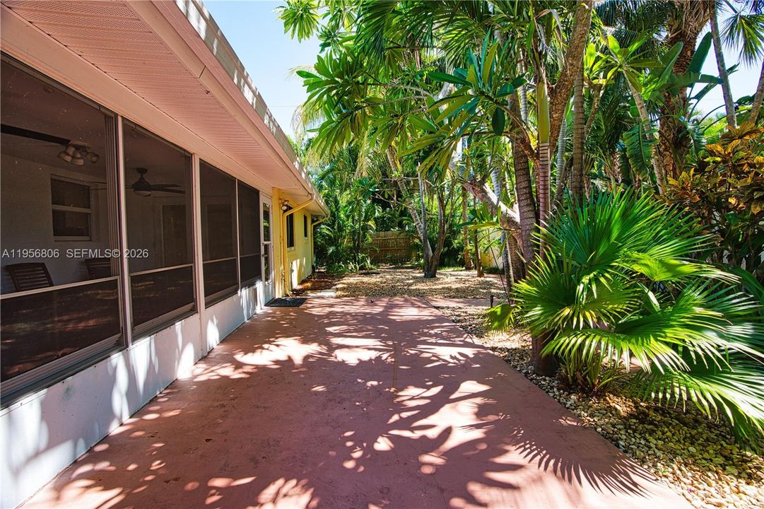 For Sale: $849,000 (3 beds, 2 baths, 1810 Square Feet)