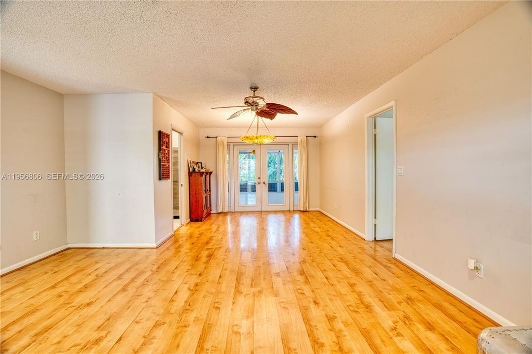 For Sale: $849,000 (3 beds, 2 baths, 1810 Square Feet)