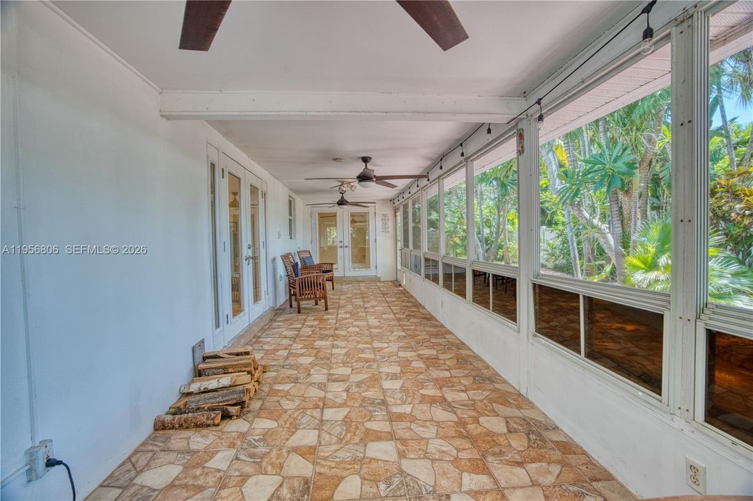 For Sale: $849,000 (3 beds, 2 baths, 1810 Square Feet)