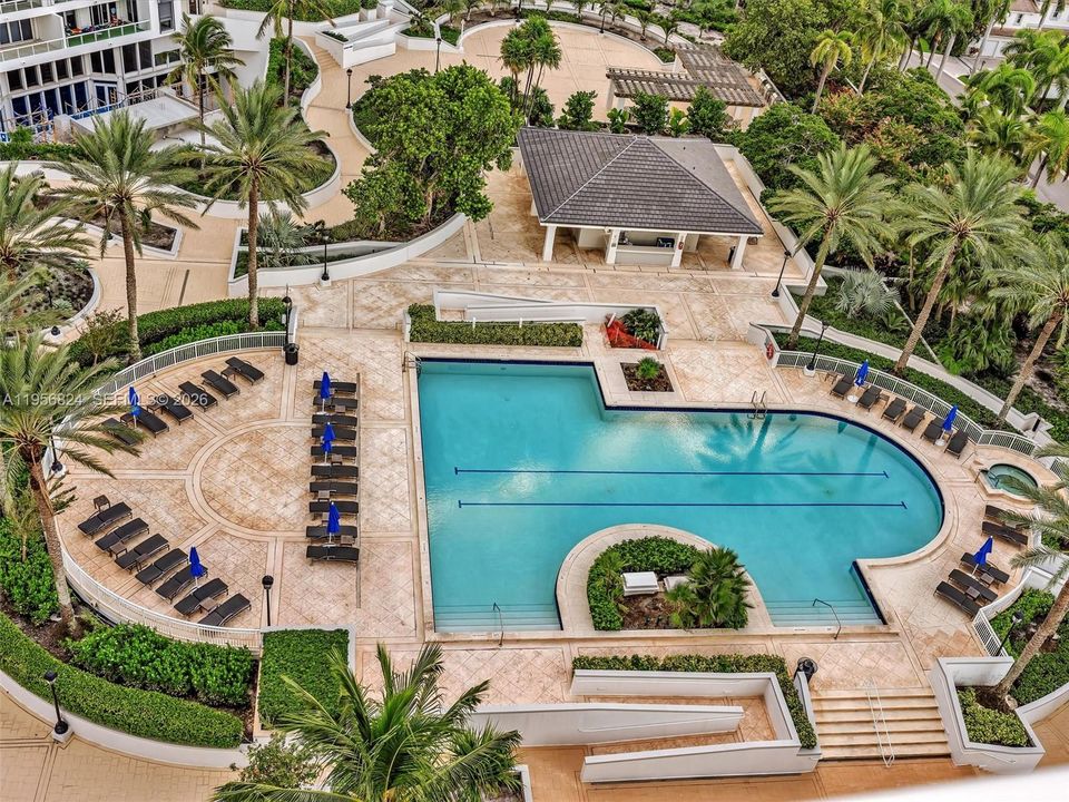 Под контрактом: $2,295,000 (3 спален, 3 ванн, 3173 Квадратных фут)