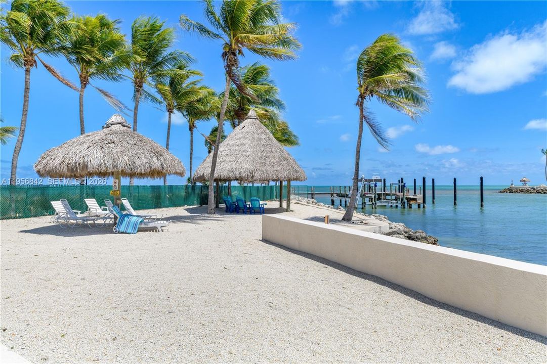 For Sale: $675,000 (2 beds, 2 baths, 1214 Square Feet)