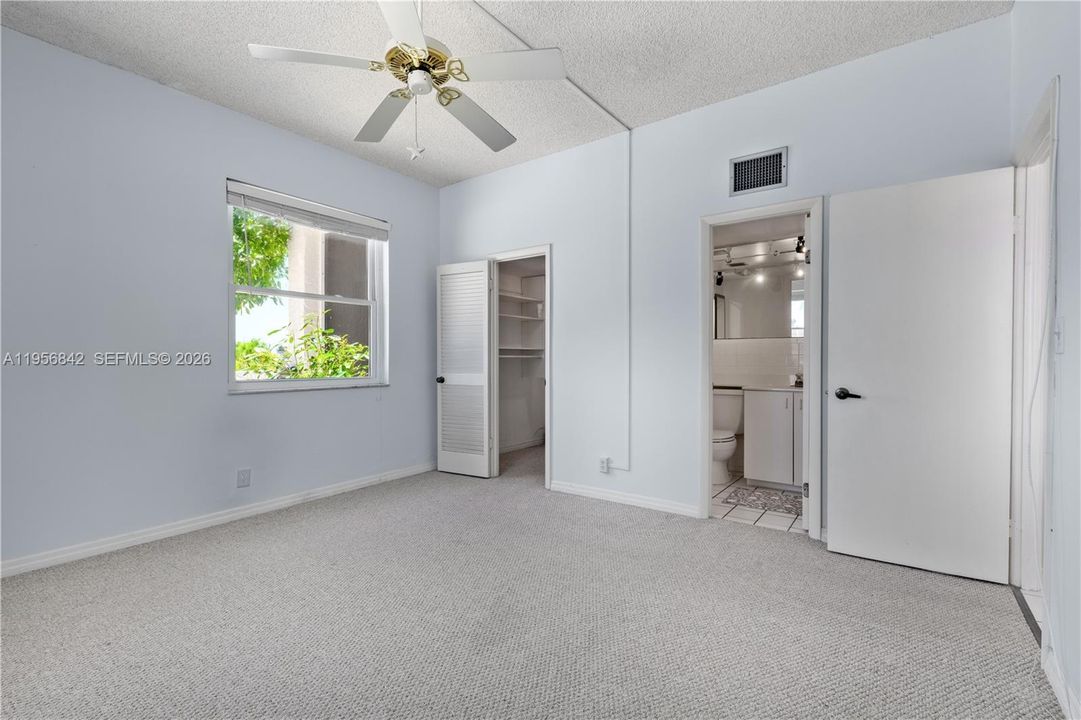 For Sale: $675,000 (2 beds, 2 baths, 1214 Square Feet)