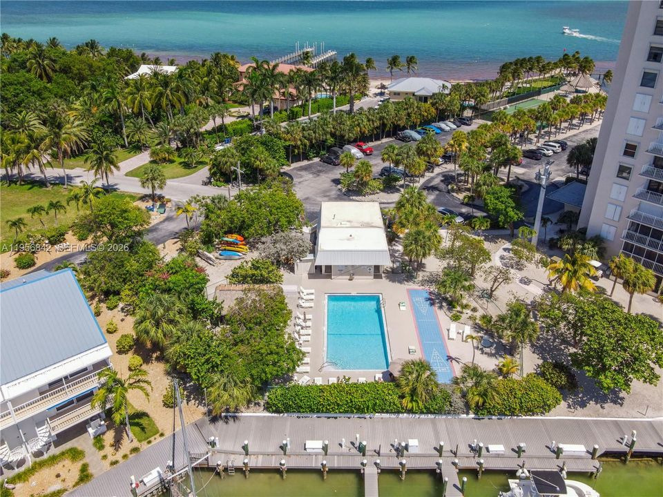 For Sale: $675,000 (2 beds, 2 baths, 1214 Square Feet)