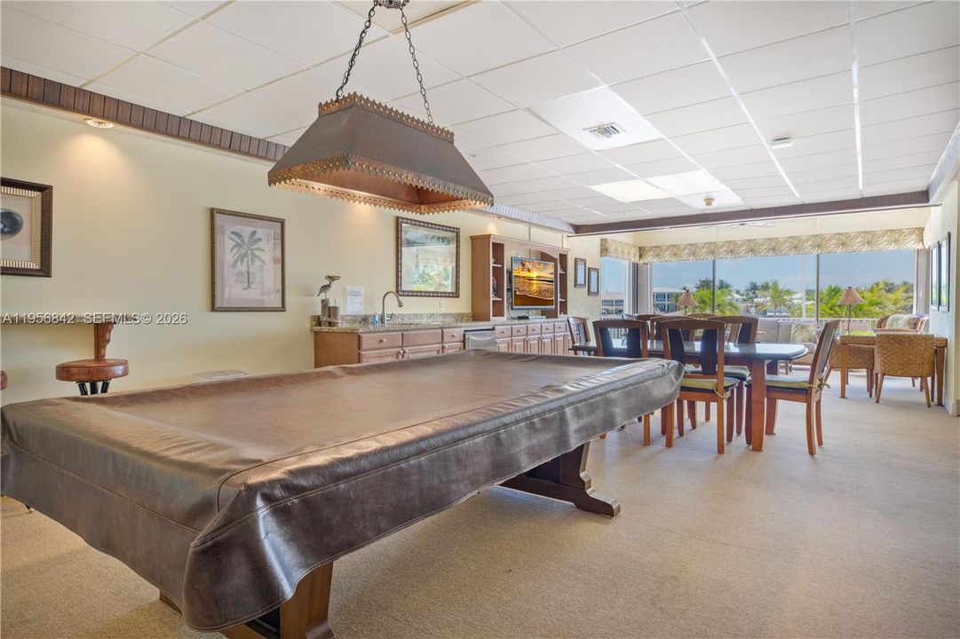 For Sale: $675,000 (2 beds, 2 baths, 1214 Square Feet)