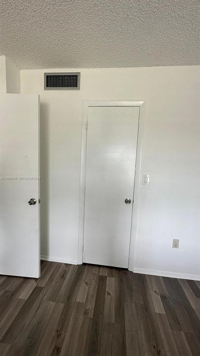 For Sale: $74,000 (1 beds, 1 baths, 783 Square Feet)