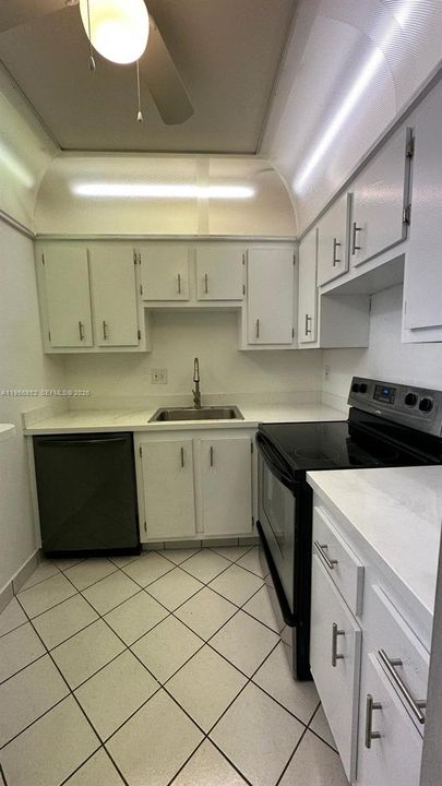 For Sale: $74,000 (1 beds, 1 baths, 783 Square Feet)