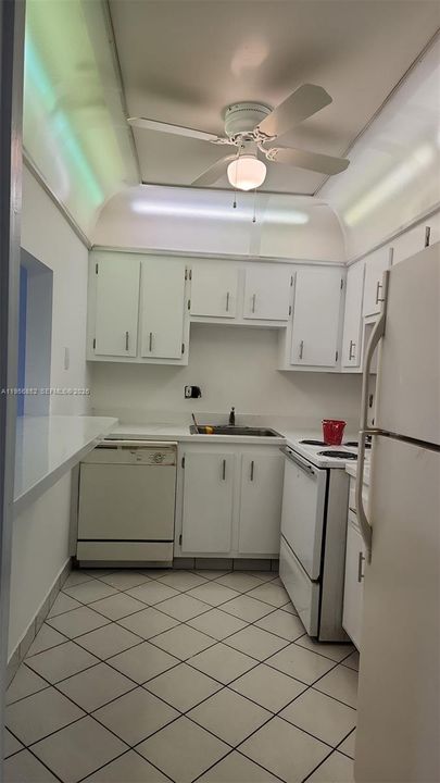 For Sale: $74,000 (1 beds, 1 baths, 783 Square Feet)