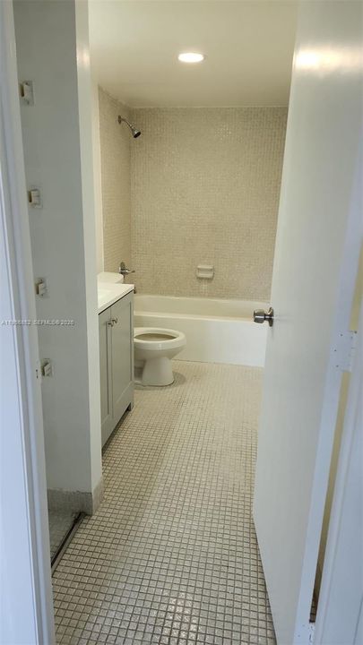For Sale: $74,000 (1 beds, 1 baths, 783 Square Feet)