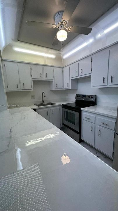 For Sale: $74,000 (1 beds, 1 baths, 783 Square Feet)