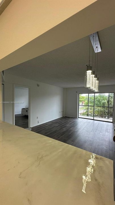 For Sale: $74,000 (1 beds, 1 baths, 783 Square Feet)