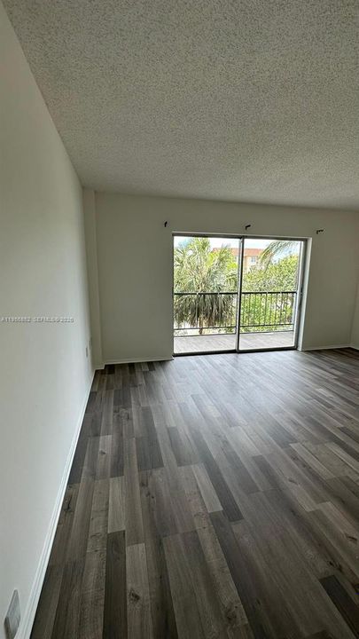 For Sale: $74,000 (1 beds, 1 baths, 783 Square Feet)