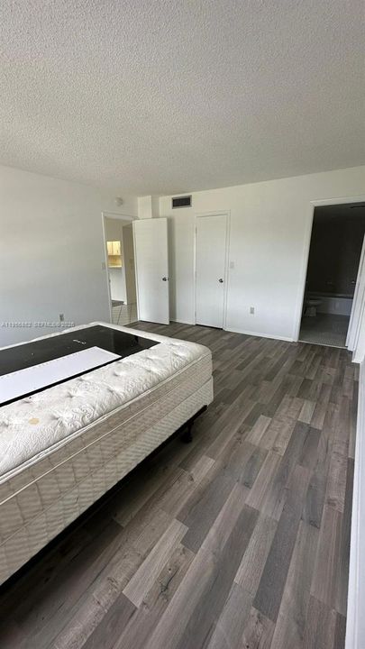 For Sale: $74,000 (1 beds, 1 baths, 783 Square Feet)