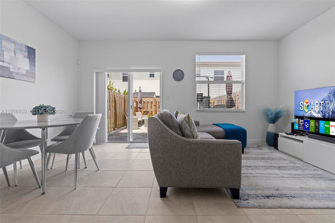 На продажу: $529,999 (3 спален, 2 ванн, 1545 Квадратных фут)