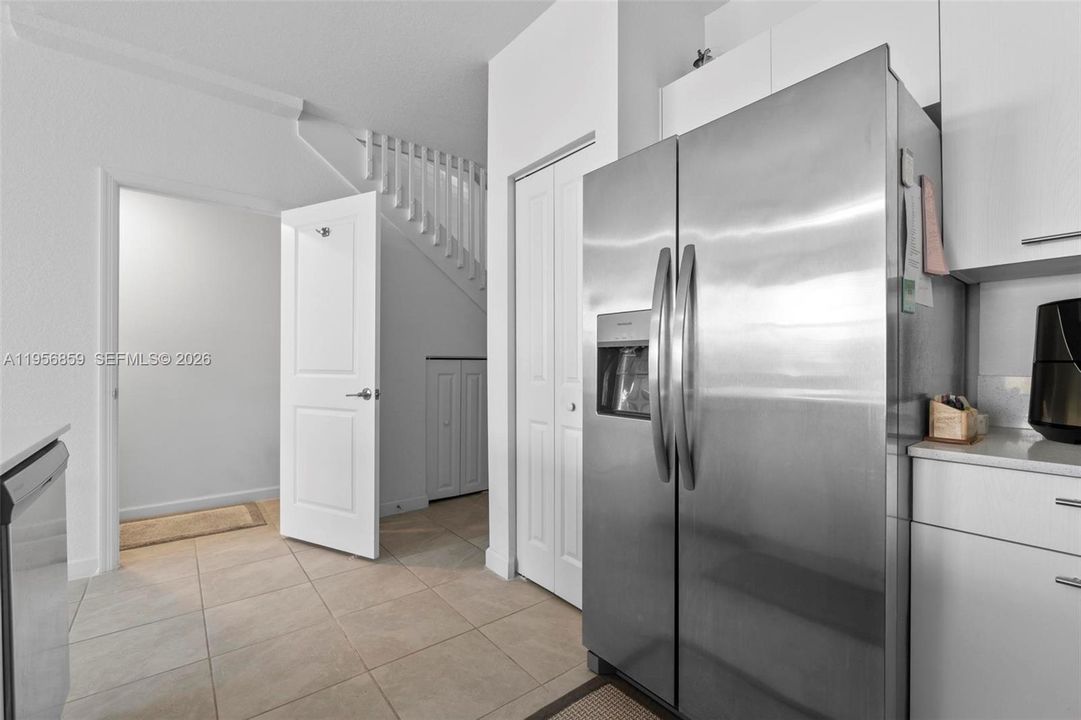 На продажу: $529,999 (3 спален, 2 ванн, 1545 Квадратных фут)