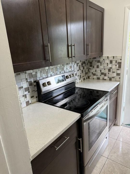 KITCHEN LEFT