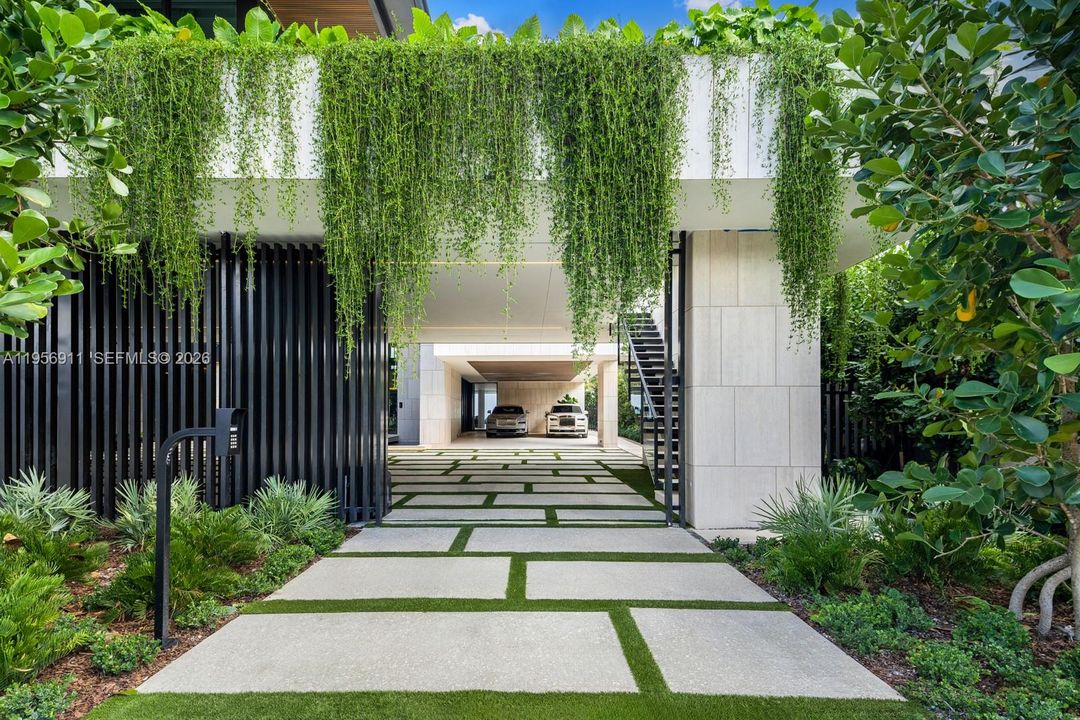 For Sale: $79,500,000 (7 beds, 12 baths, 17507 Square Feet)