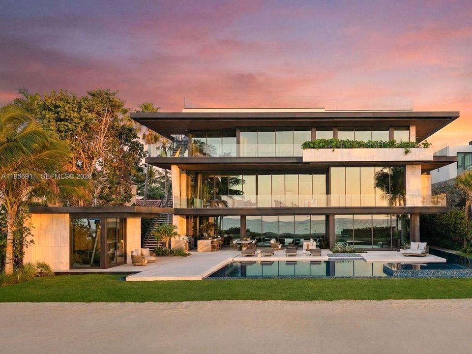 For Sale: $79,500,000 (7 beds, 12 baths, 17507 Square Feet)