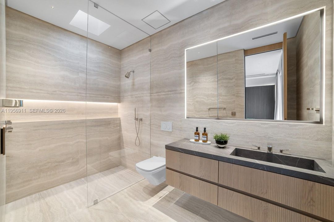 For Sale: $79,500,000 (7 beds, 12 baths, 17507 Square Feet)