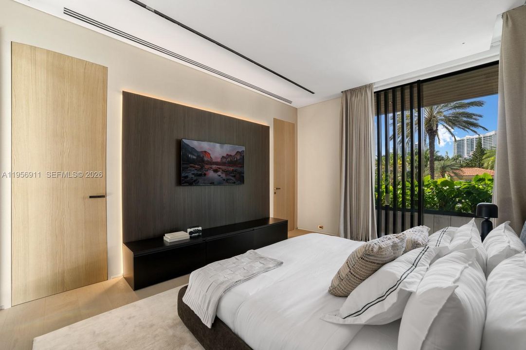 For Sale: $79,500,000 (7 beds, 12 baths, 17507 Square Feet)