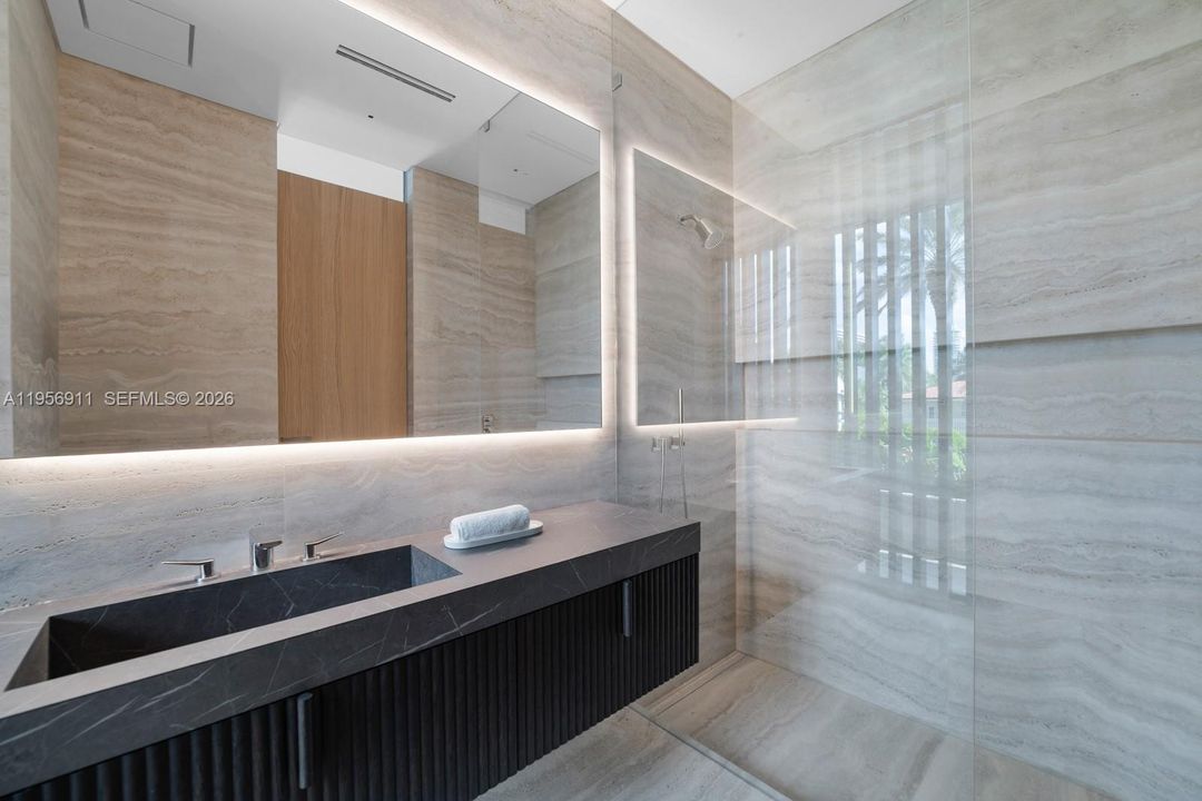 For Sale: $79,500,000 (7 beds, 12 baths, 17507 Square Feet)
