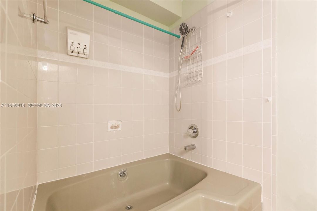 Недавно продано: $189,000 (1 спален, 1 ванн, 820 Квадратных фут)
